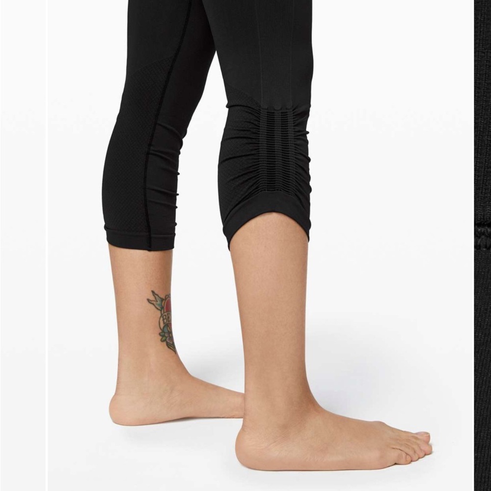 LULULEMON Ebb To Street Crop 21"
Black - Picture 5 of 6